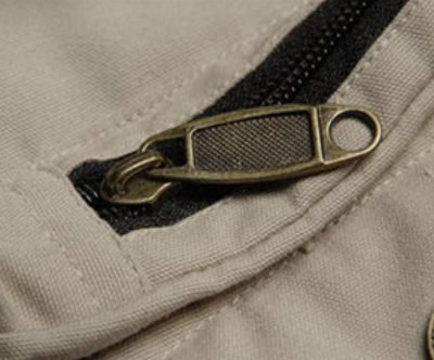Lightweight mens vest with pockets zip